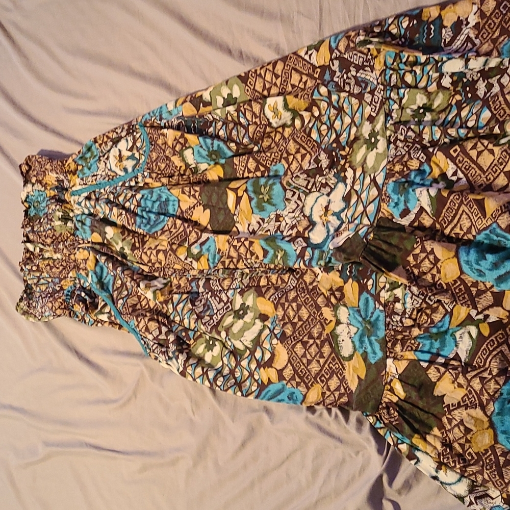 American rag small brown, blue, tan